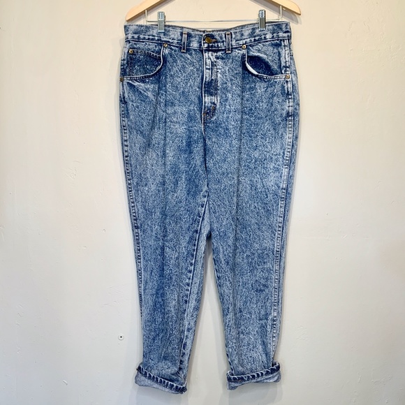 Chic | VTG Acid Wash High Rise Mom Jeans - Picture 3 of 8
